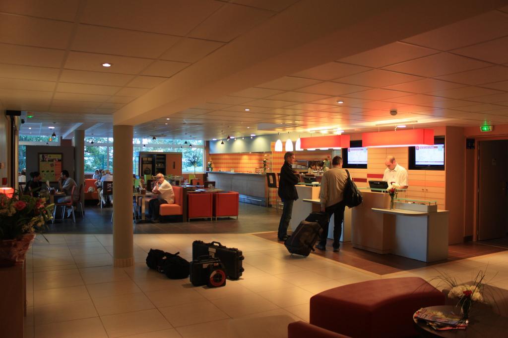 Ibis Loriol Le Pouzin Hotel Exterior photo