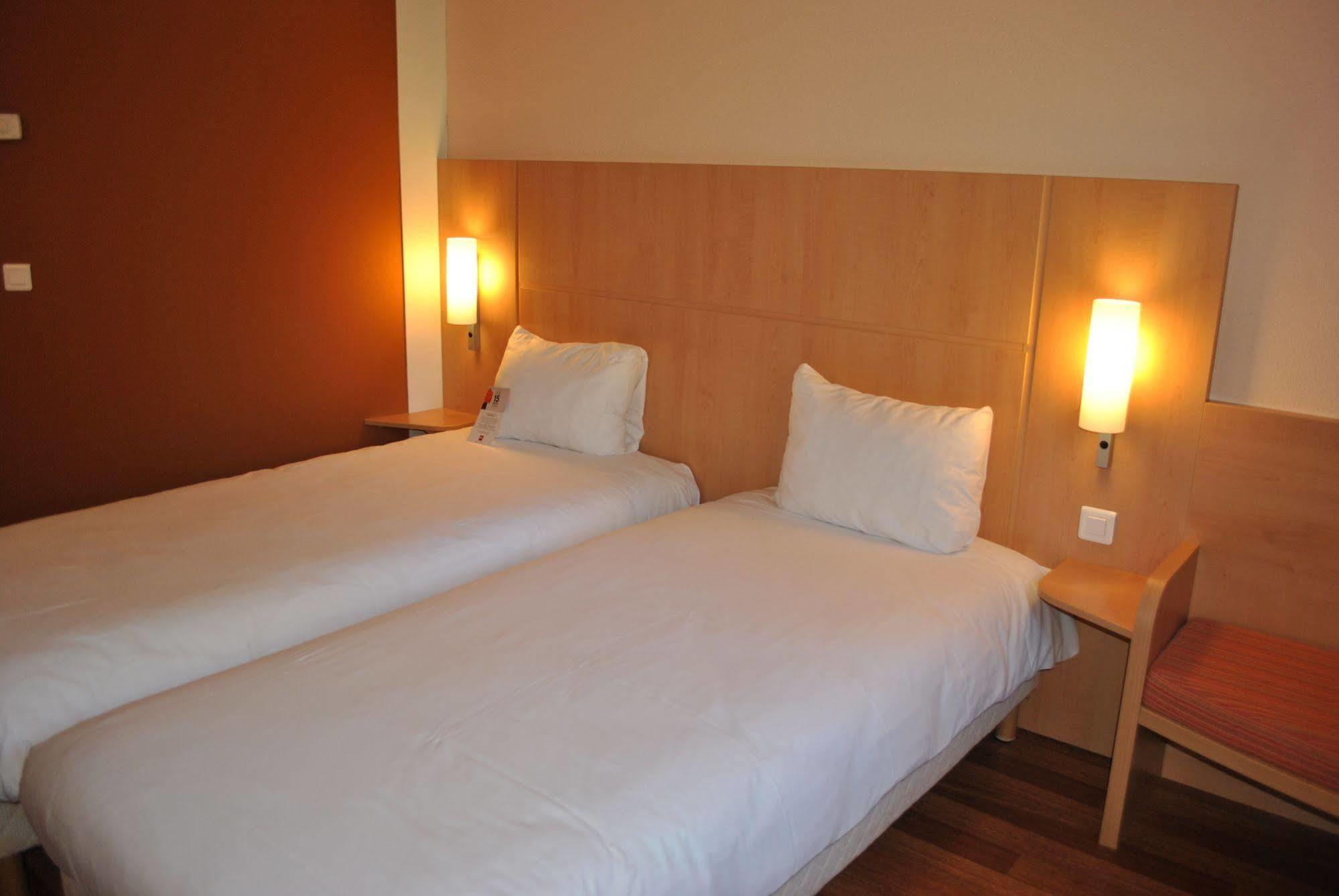 Ibis Loriol Le Pouzin Hotel Exterior photo